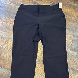 NWT Maurices Size Large Black Mid Rise Crop Pants